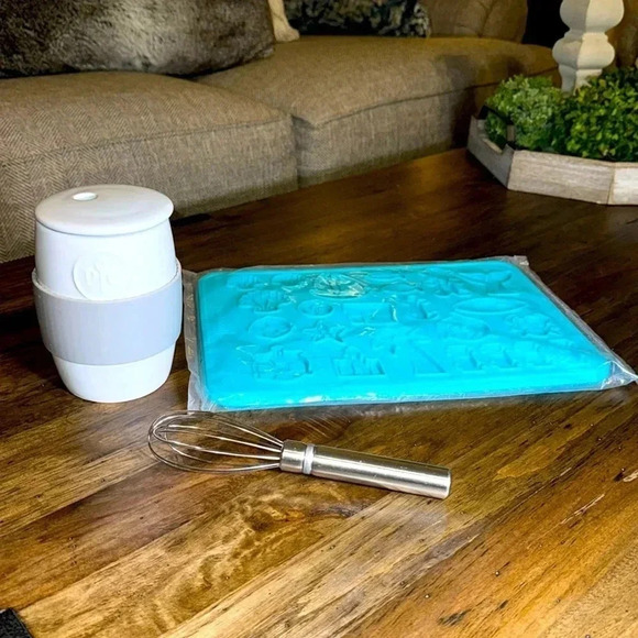 PAMPERED CHEF 3PC Bundle Ceramic Egg Cooker, Stainless Mini Whisk, Cookie Mold - Picture 1 of 8